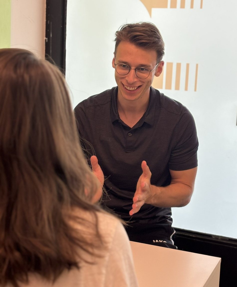 Simon Gasselich – Gespräch und Erklären in der Therapie